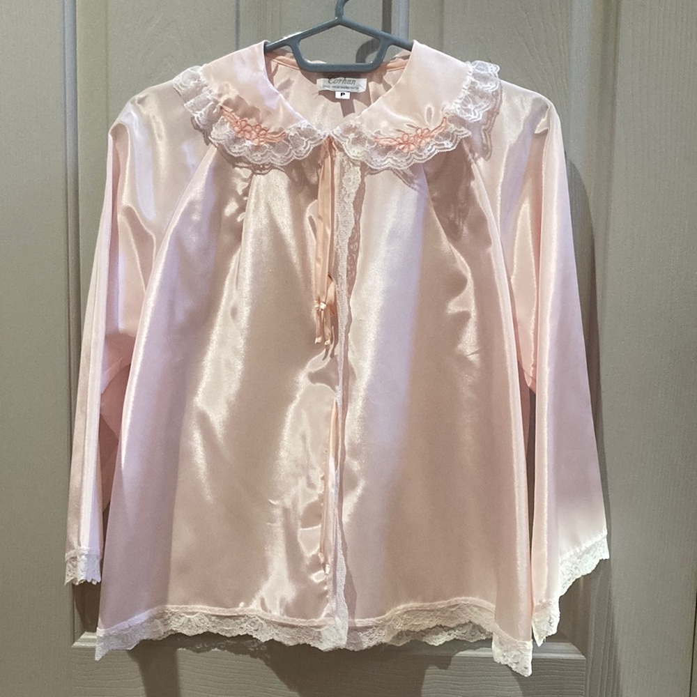 EUC vintage Corhan bed jacket